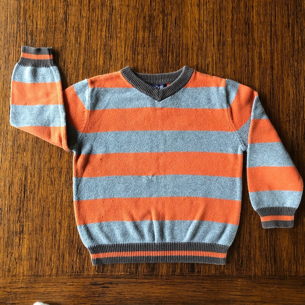 Super cool boys v-neck sweater. 4T